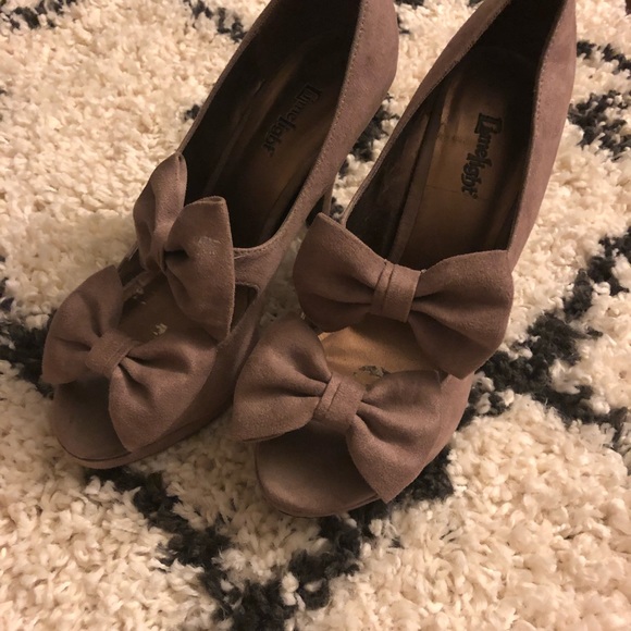 Heels - Picture 3 of 8